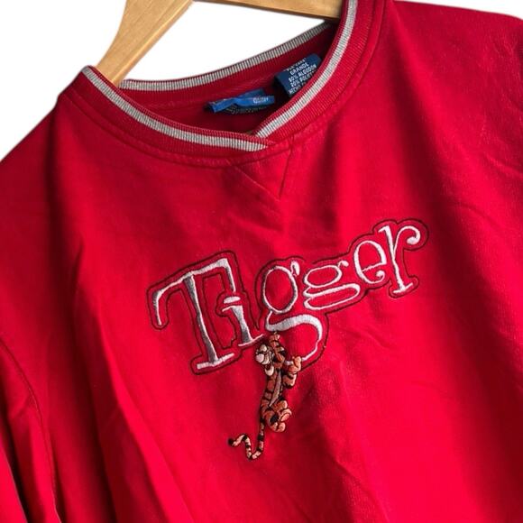 Winnie the Pooh Vintage Disney Tigger  Size Large Red Crewneck Sweatshirt - Picture 1 of 6